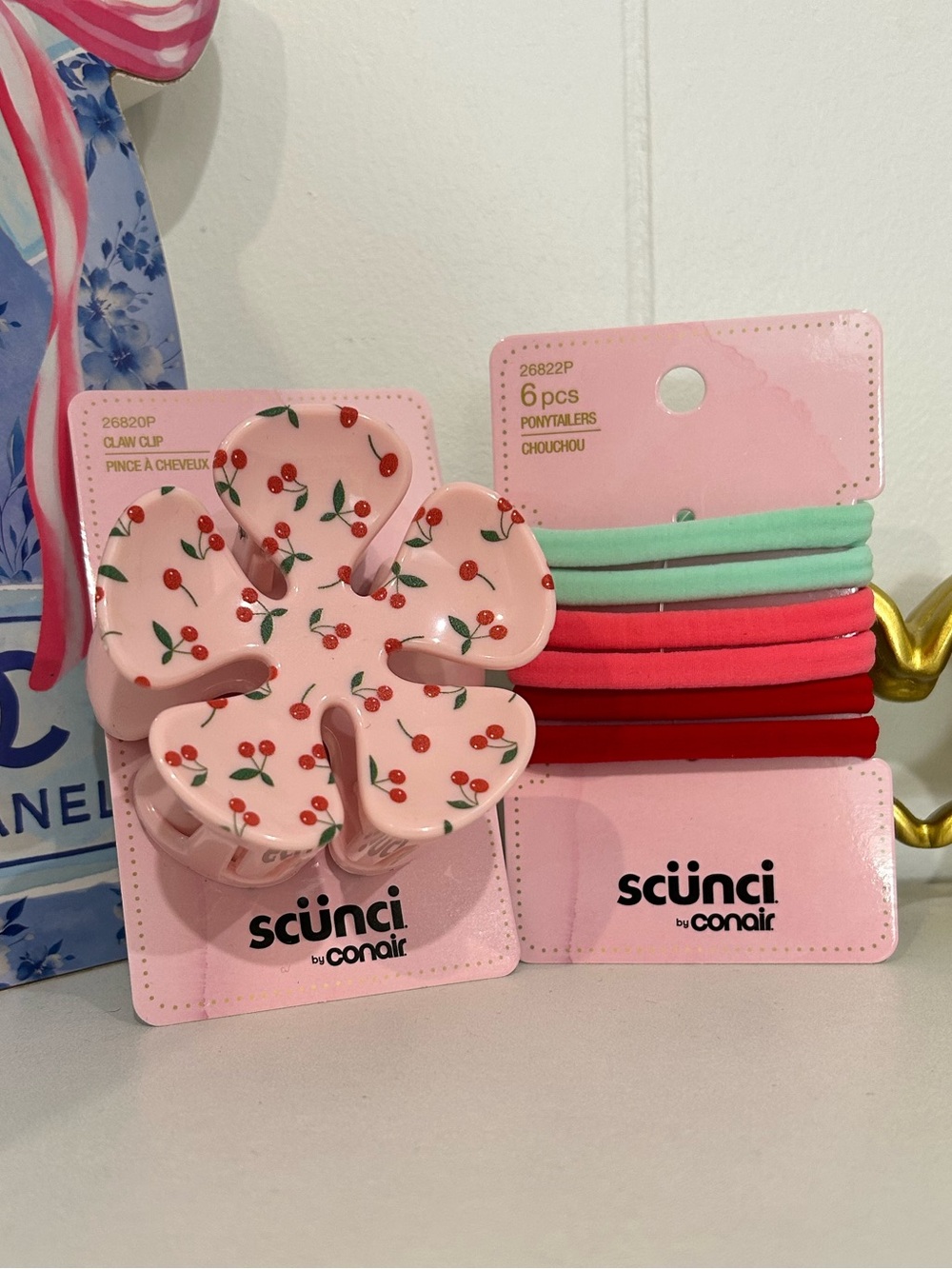 scünci Pink Cherry Floral Hair Claw with Assorted Pastel Elastics